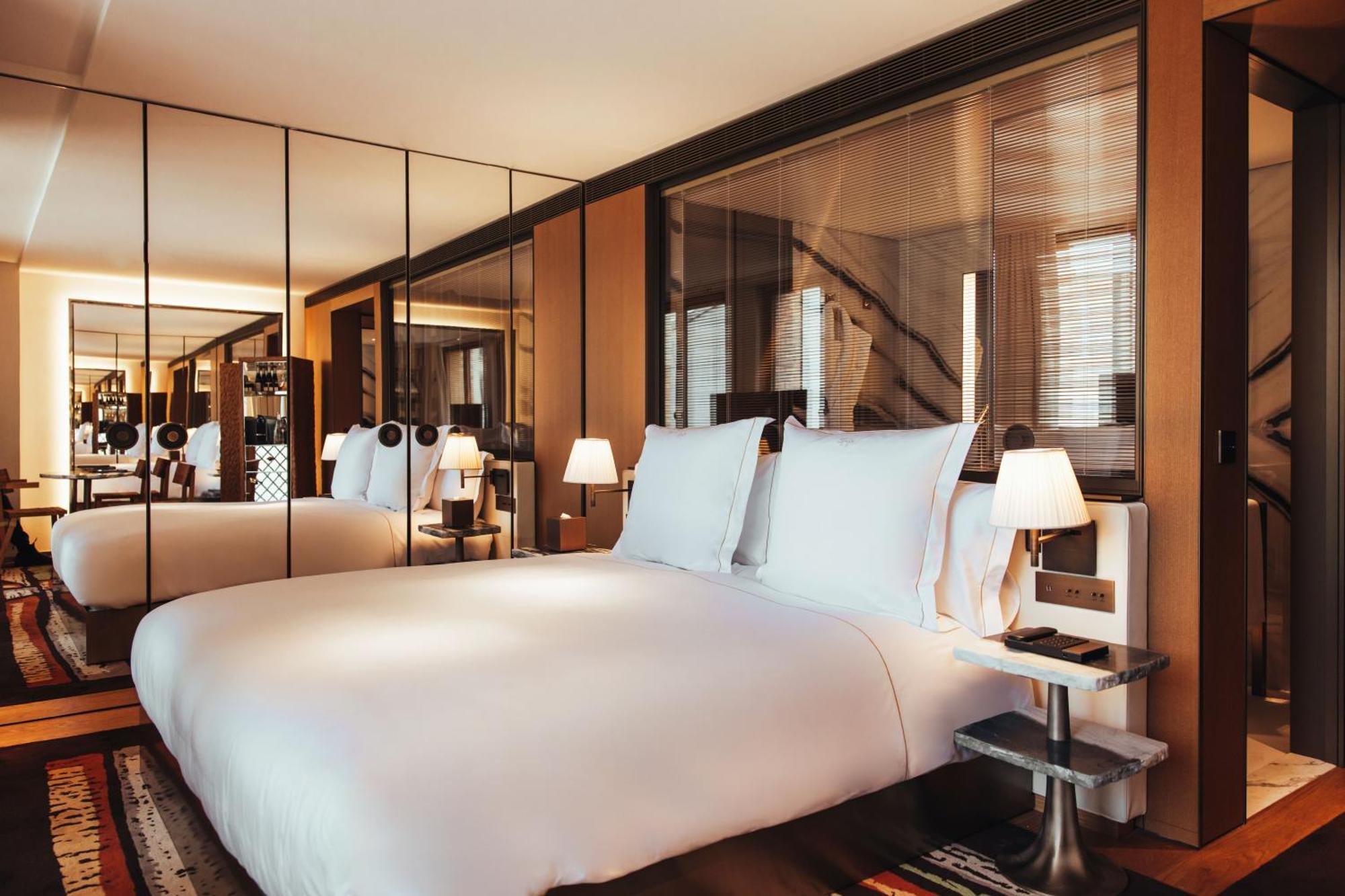 Sax Paris, Lxr & Hotel Paris